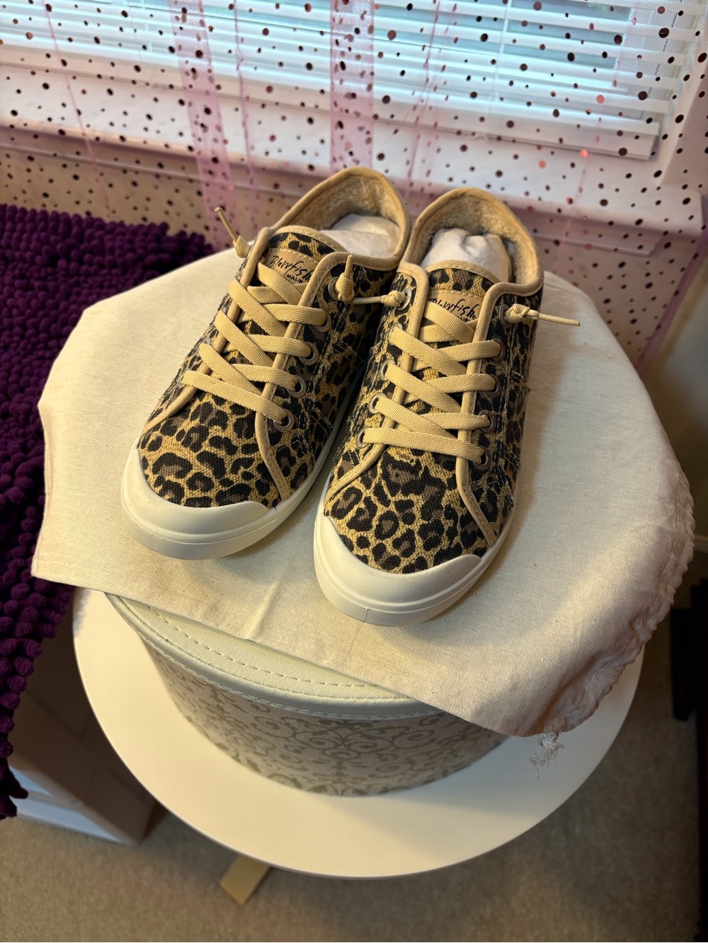 Blowfish Malibu Sneakers (NWOT) - Picture 2 of 7